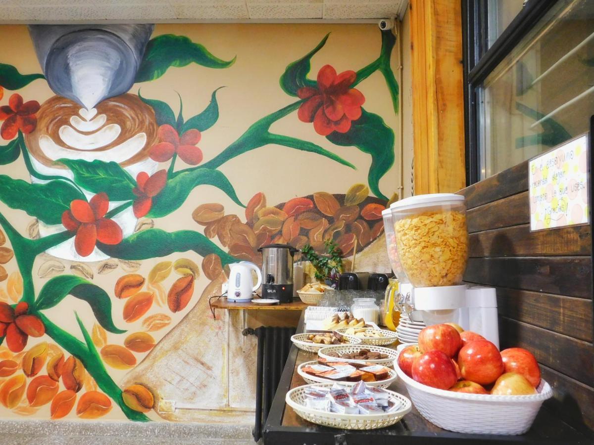 Hostel Arrayan Bariloche Экстерьер фото