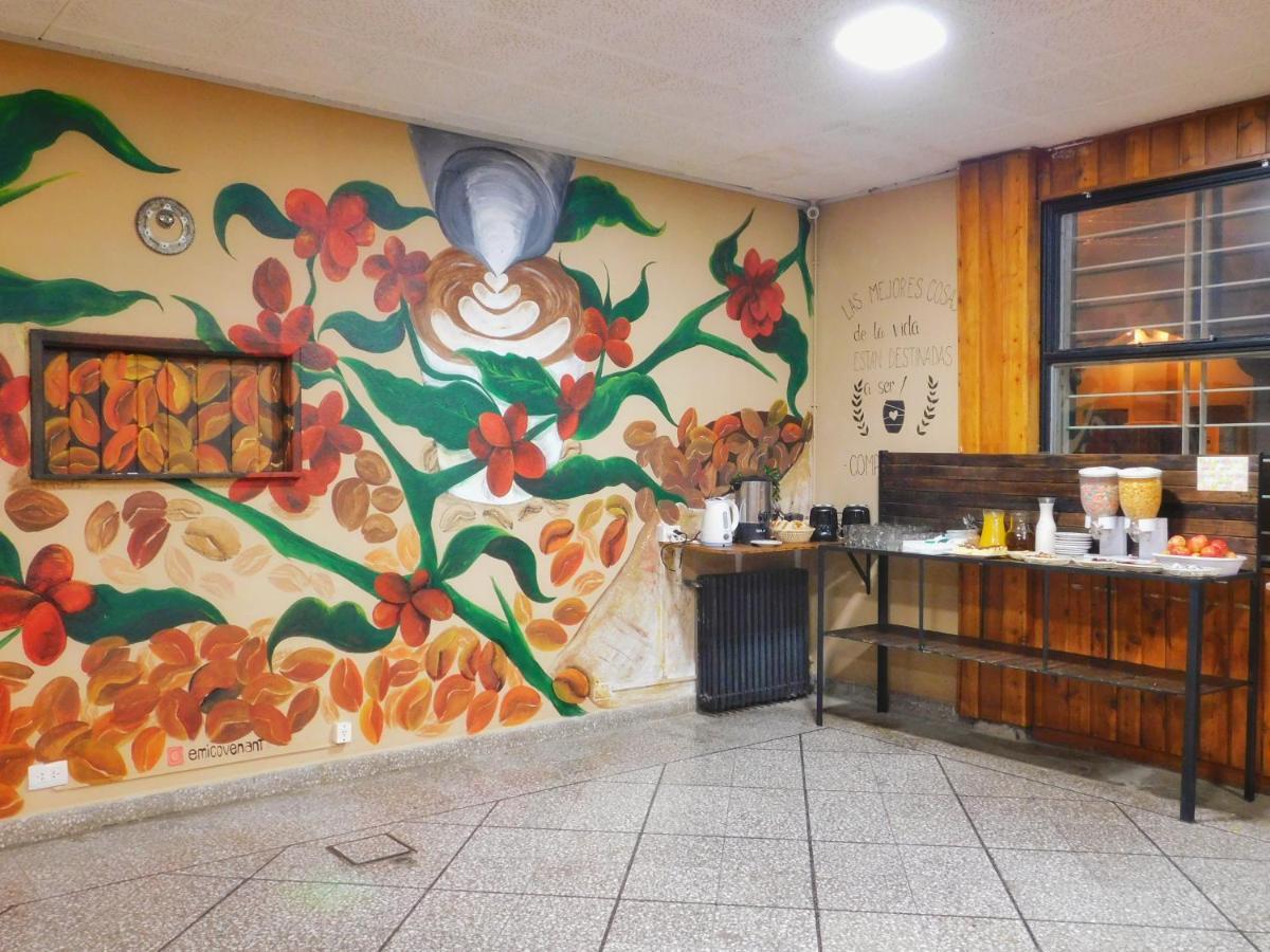 Hostel Arrayan Bariloche Экстерьер фото