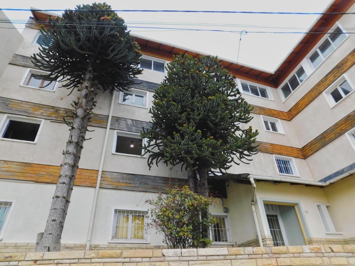 Hostel Arrayan Bariloche Экстерьер фото