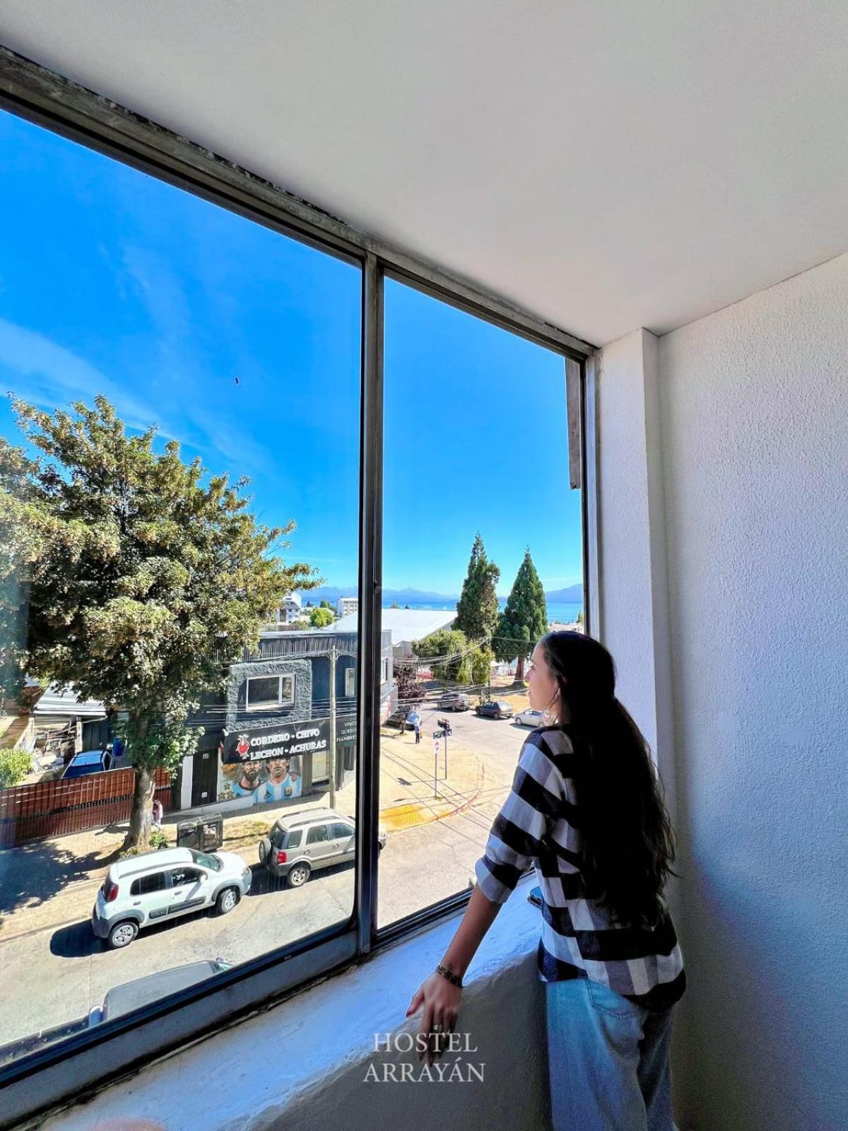Hostel Arrayan Bariloche Экстерьер фото