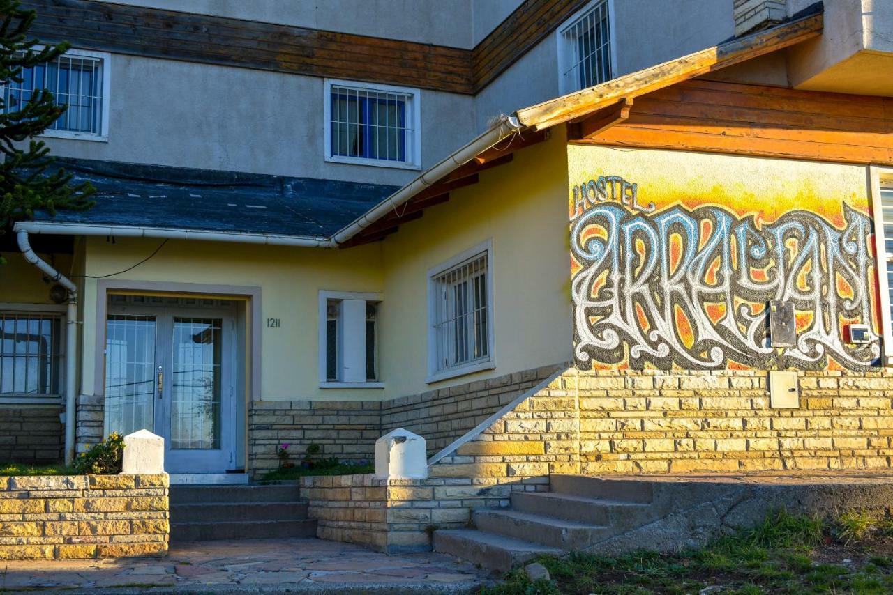 Hostel Arrayan Bariloche Экстерьер фото
